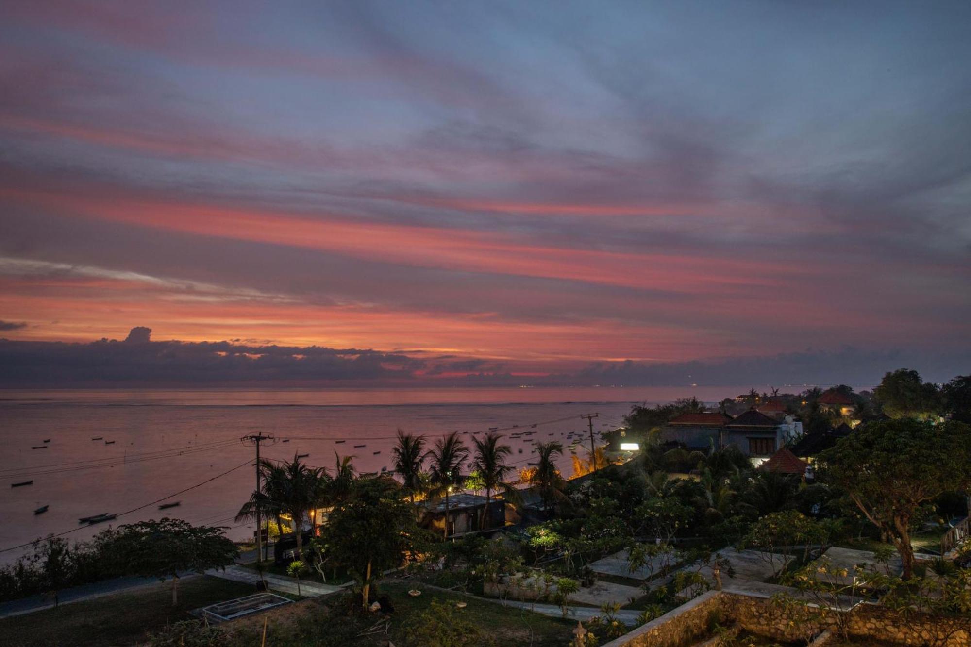Hotel Nusa View - Oceanfront *