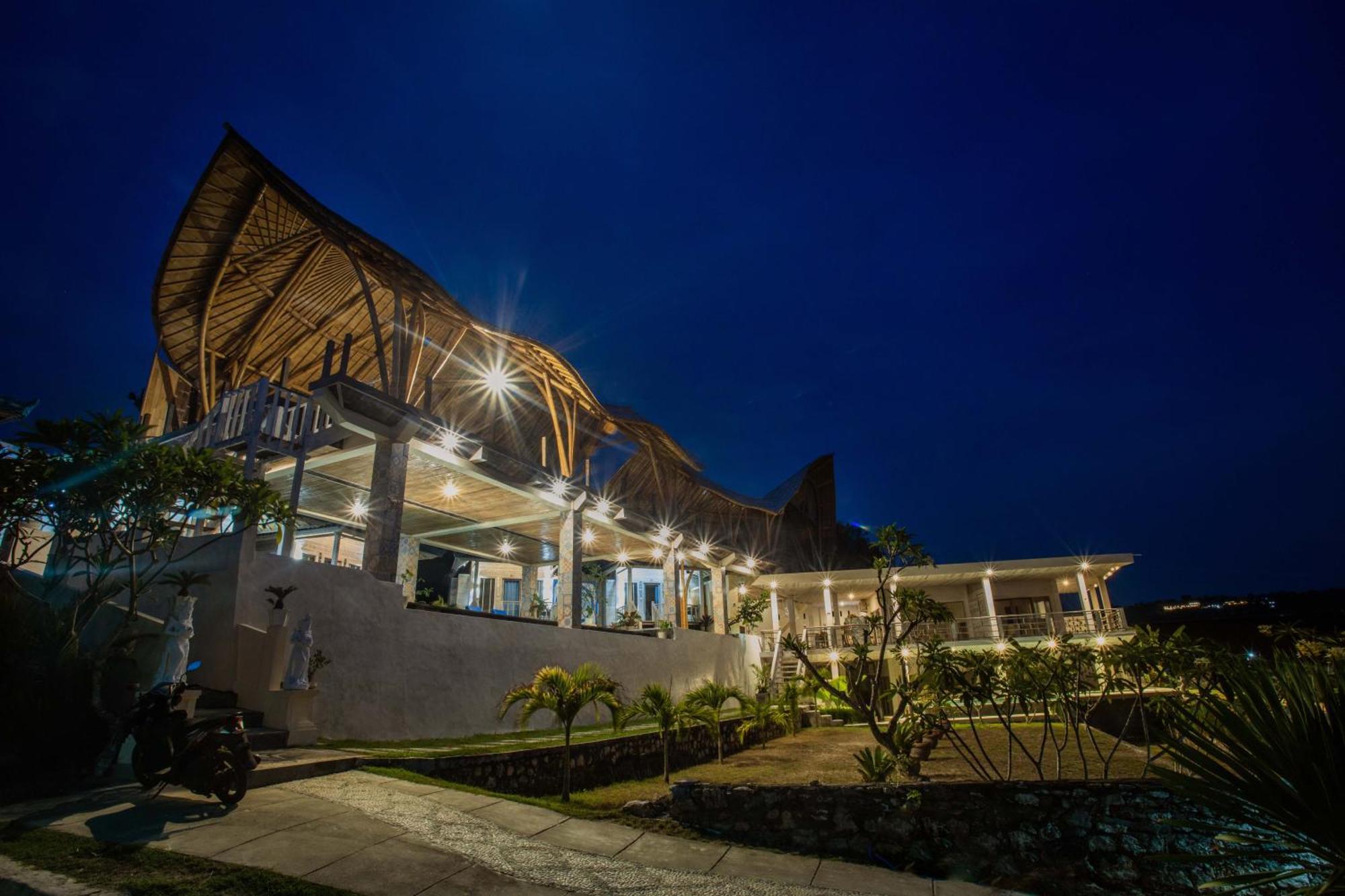 Hotel Nusa View - Oceanfront *