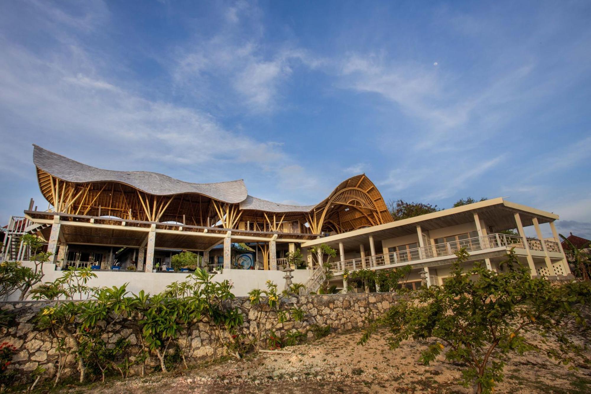 Hotel Nusa View - Oceanfront