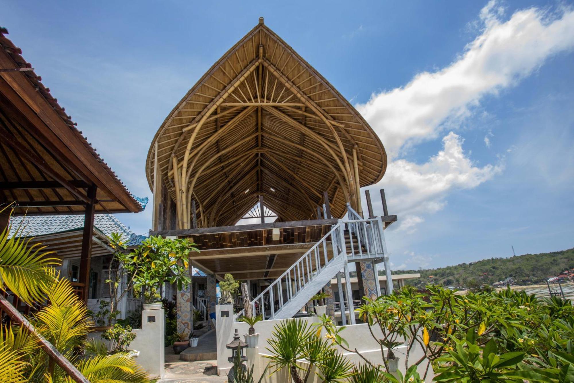 Nusa View - Oceanfront Hotel