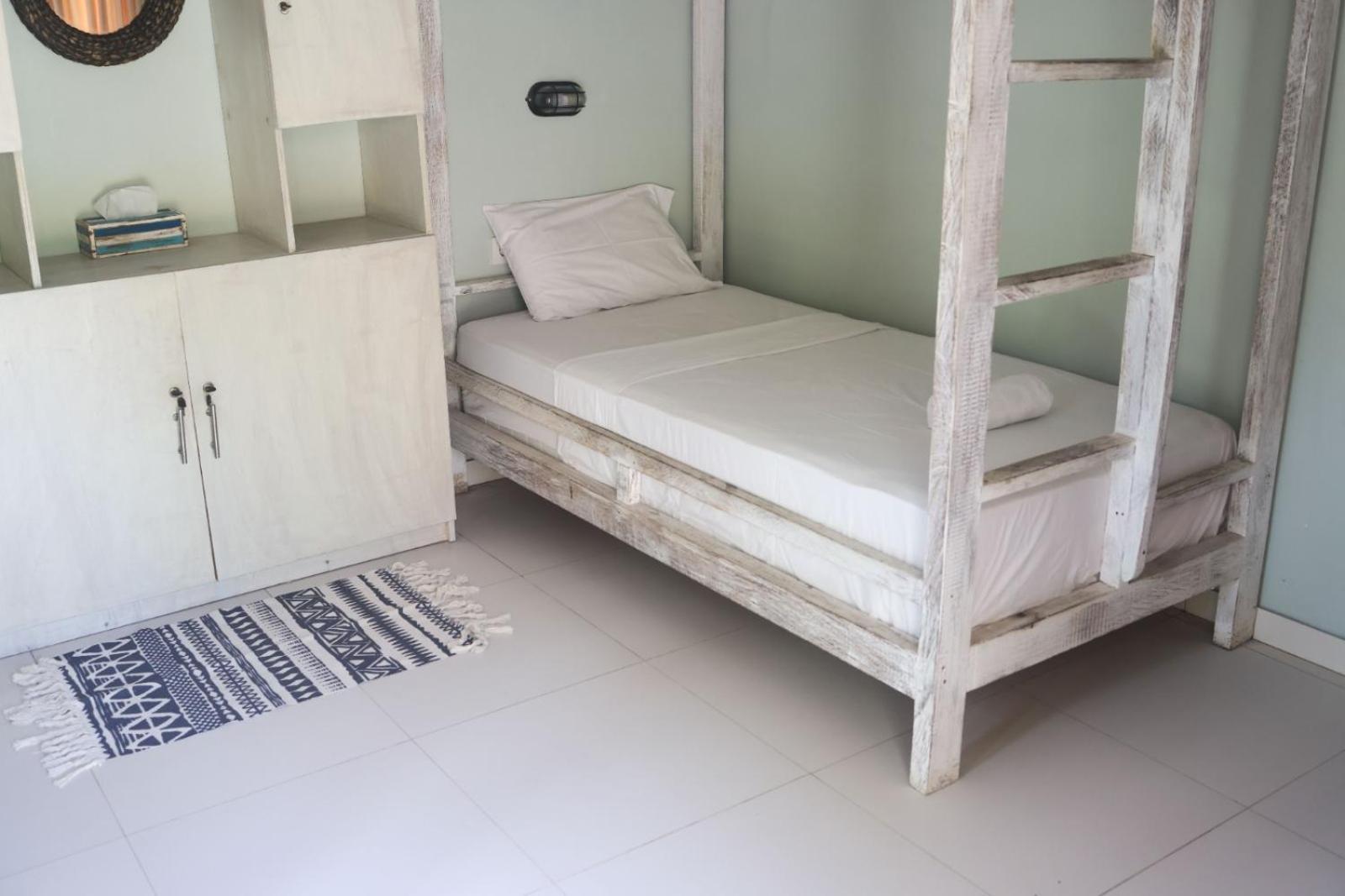 Hostel Castaway Island *