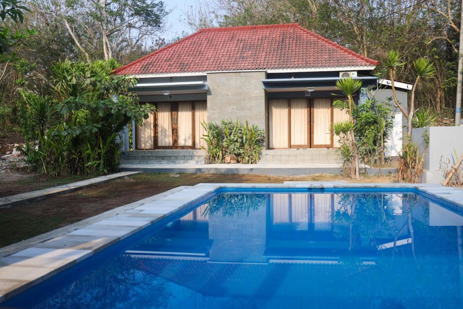 Castaway Island Hostel *