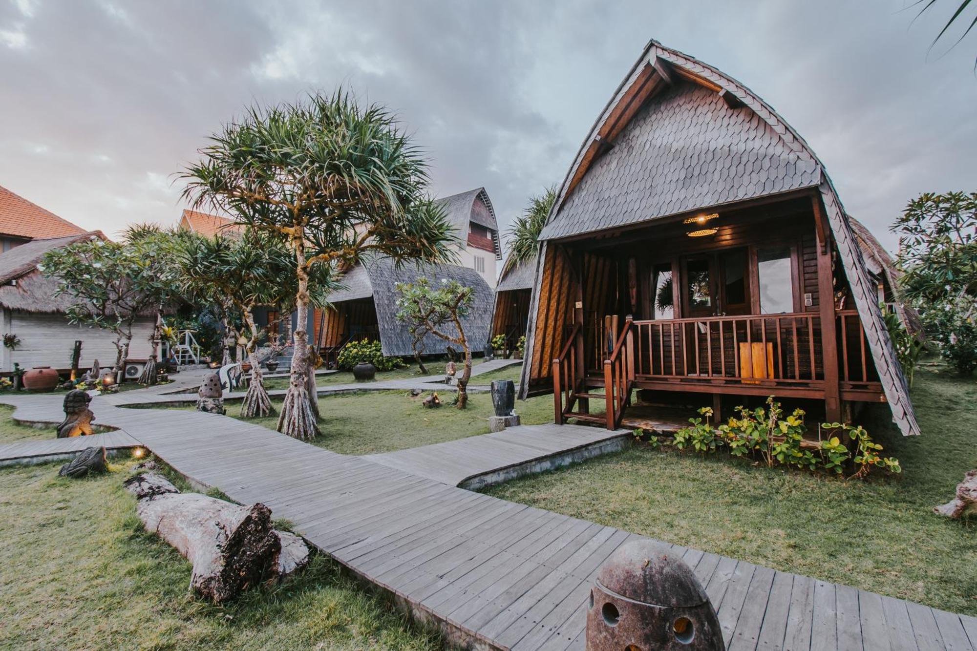 Dream Huts Resort 4*