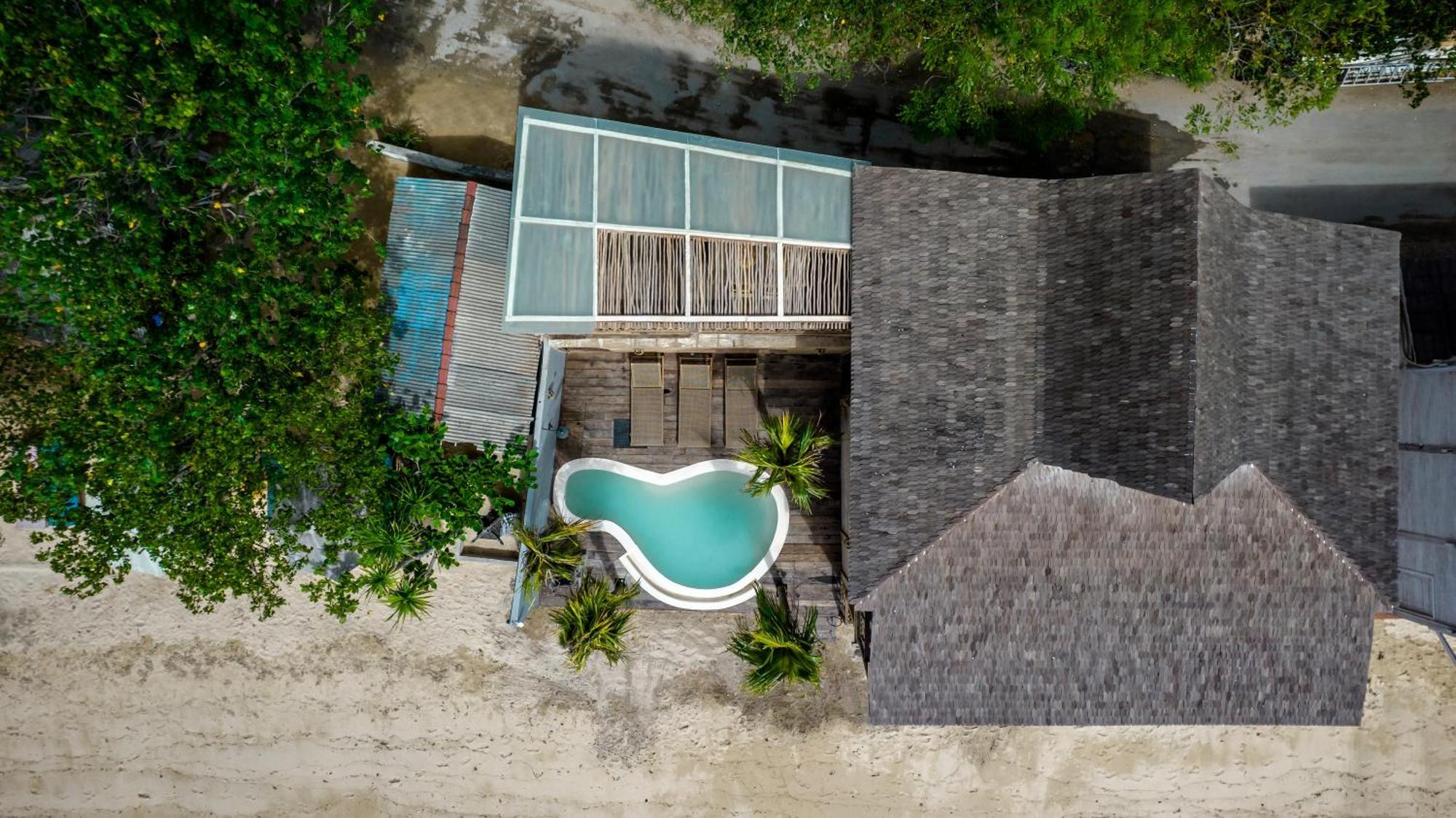 Sunset Wood By Alfred In Bali Nusa Lembongan (Bali)
