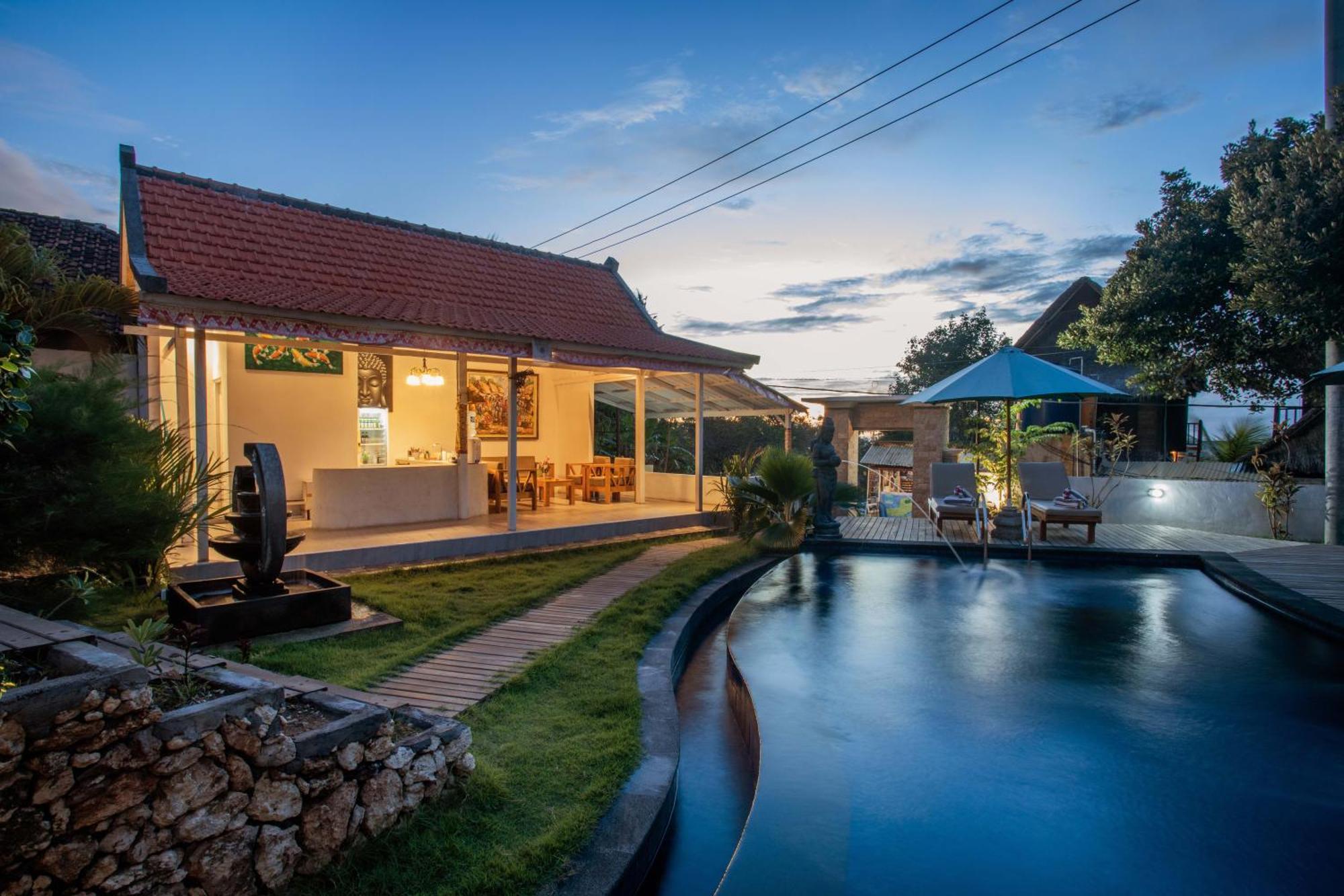 Hotel Blue Sky Ceningan 3*