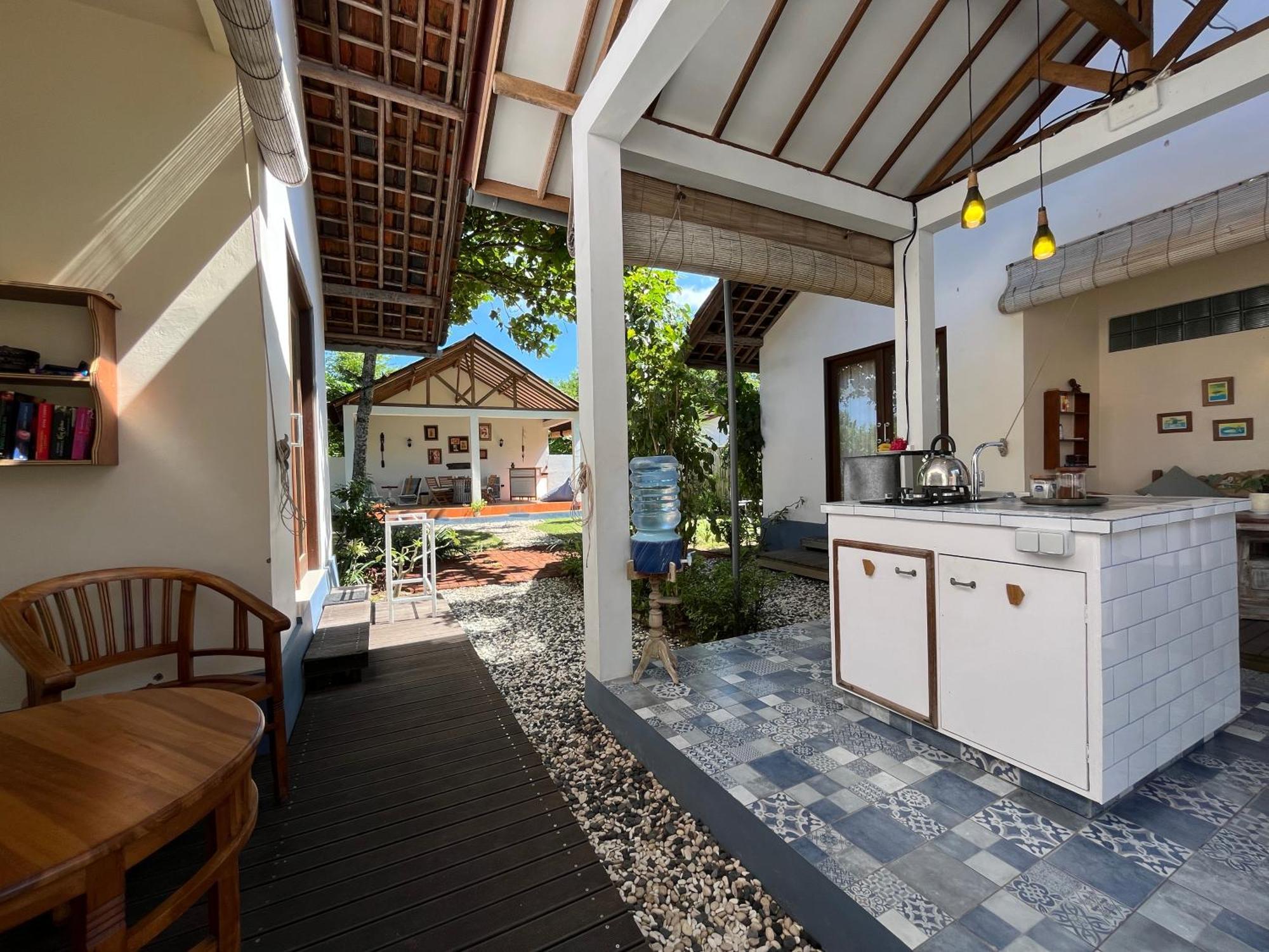 Bed & Breakfast Living 3*