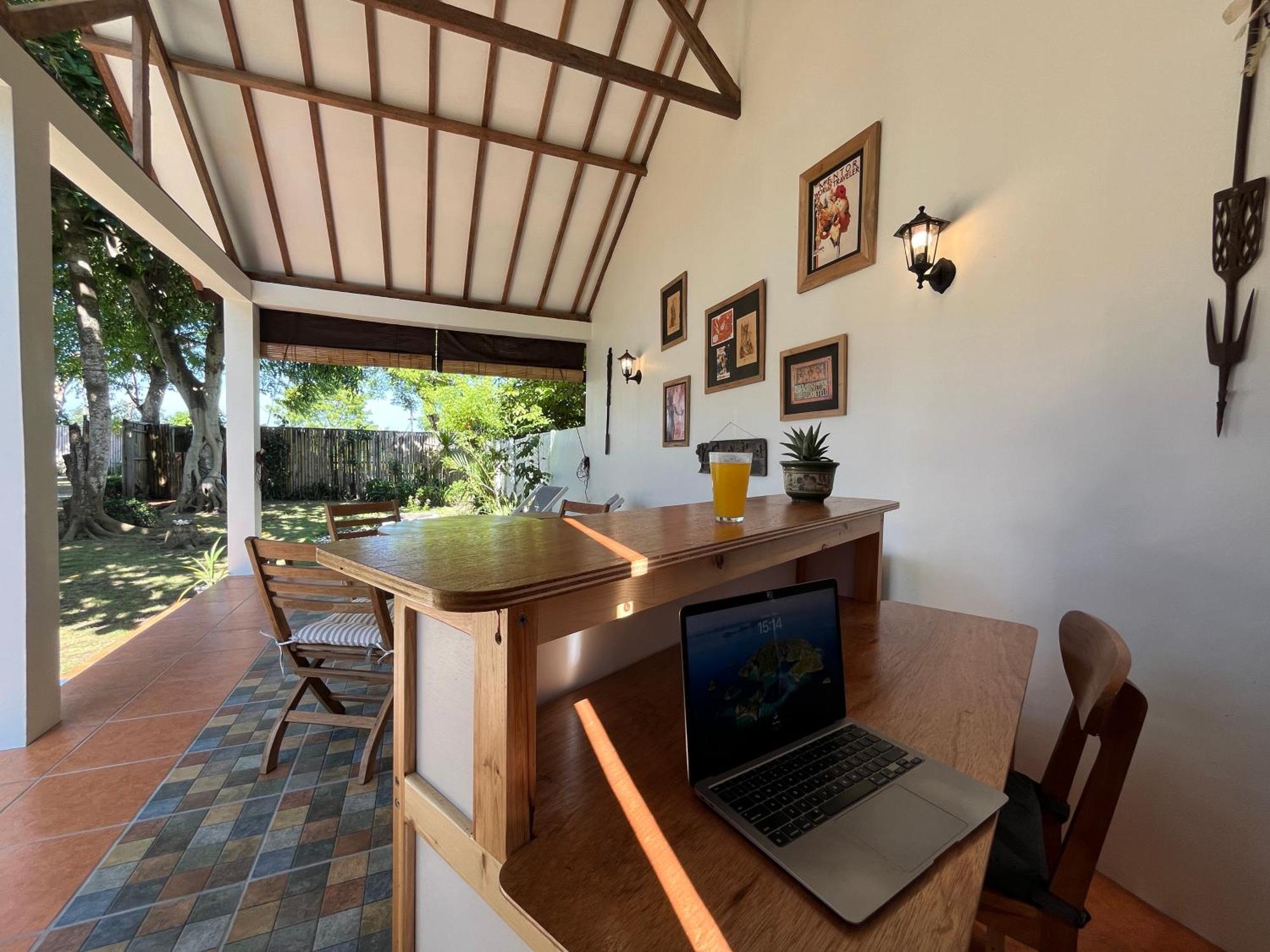 Bed & Breakfast Living 3*