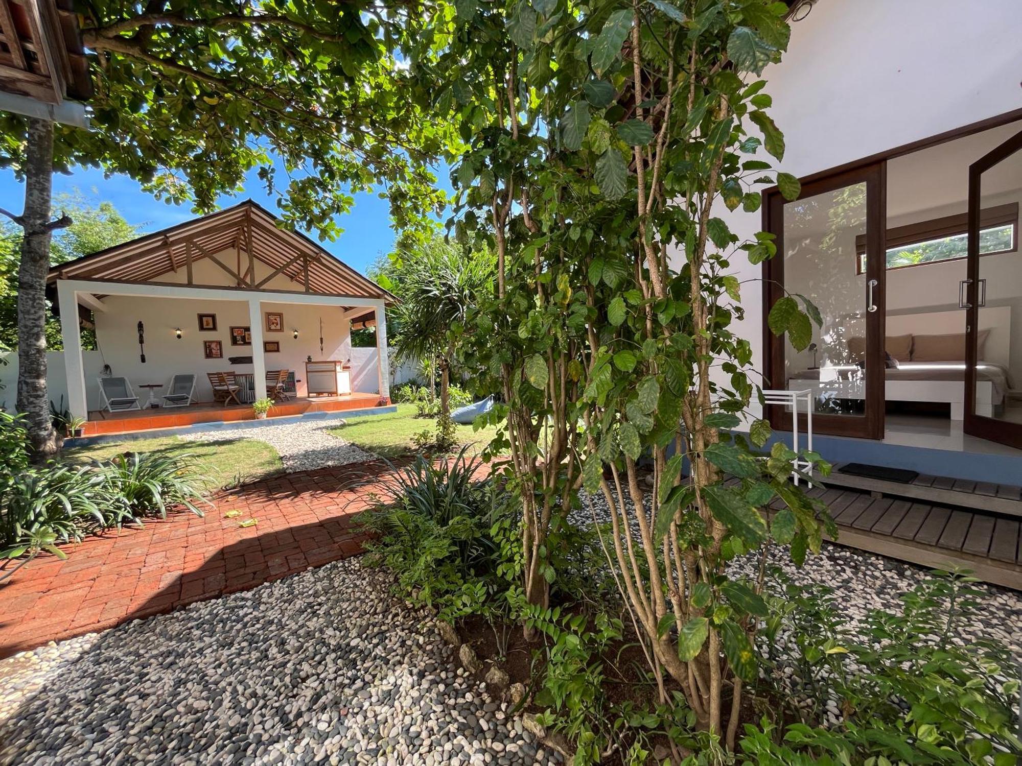 Bed & Breakfast Living 3*