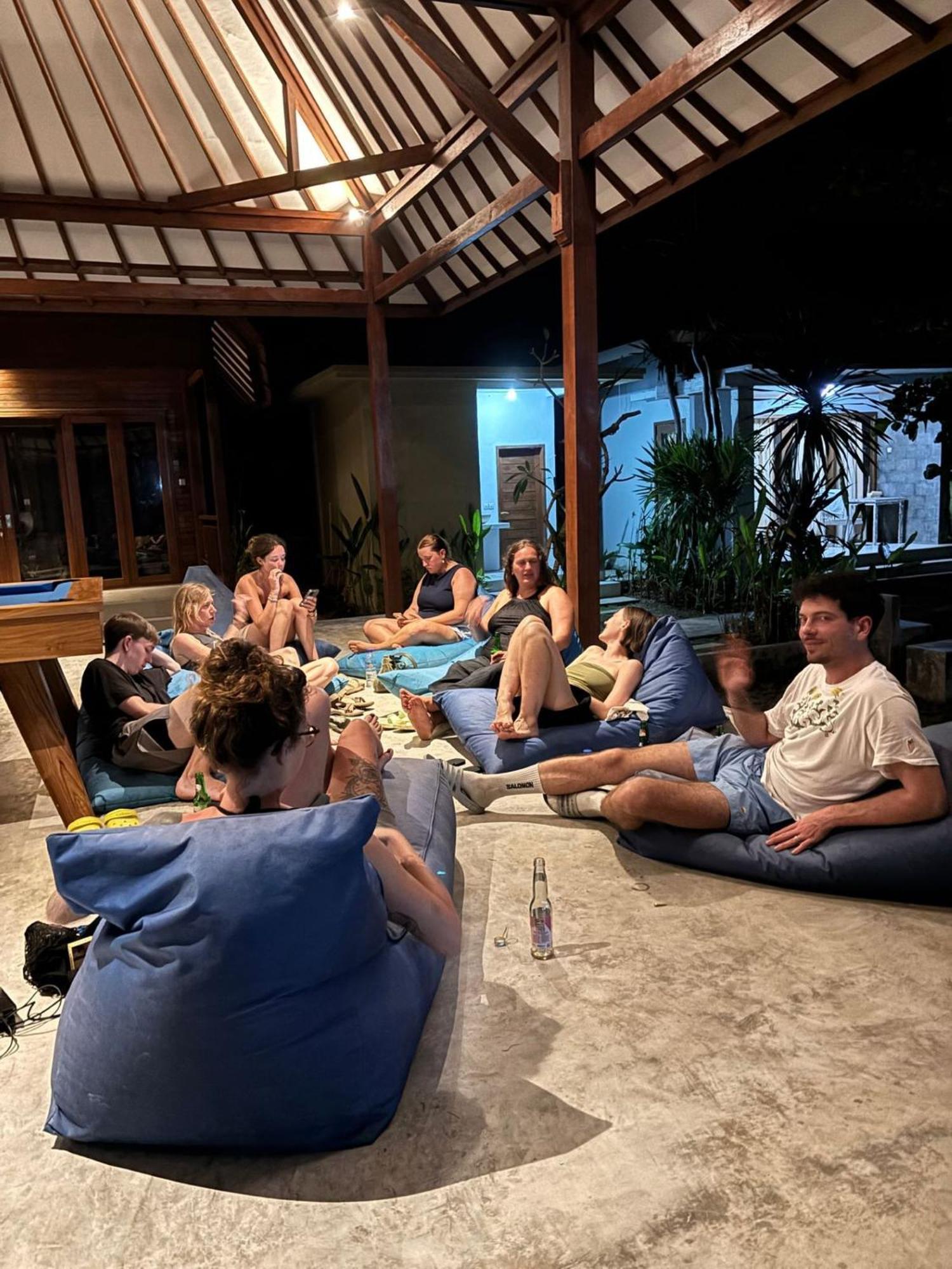 Hostel Castaway Island *
