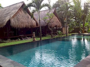 Ts Hut Holiday park 4*