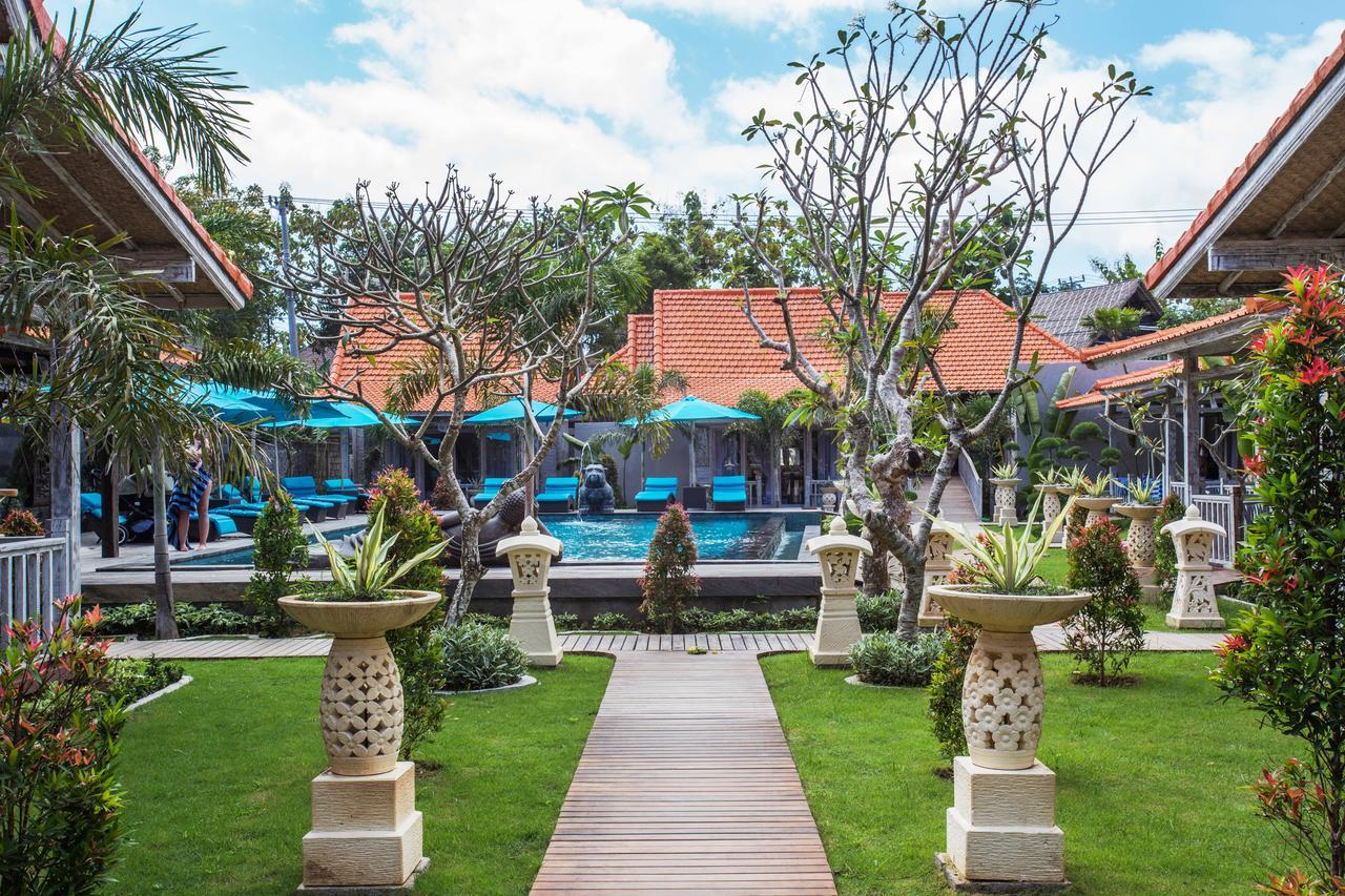 The Palm Grove Hotel