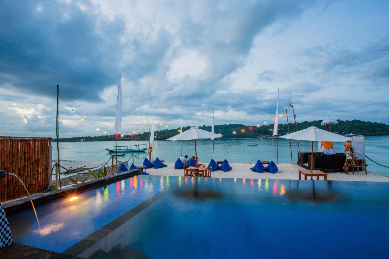 The Kubu221 Ceningan Nusa Lembongan (Bali)