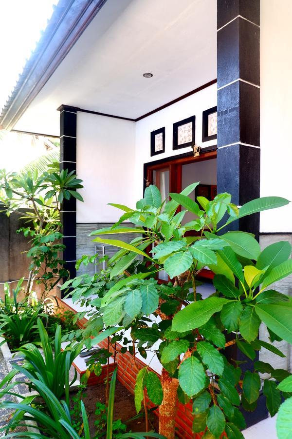 Rajuna Homestay Tempat Tidur & Sarapan Nusa Lembongan (Bali)