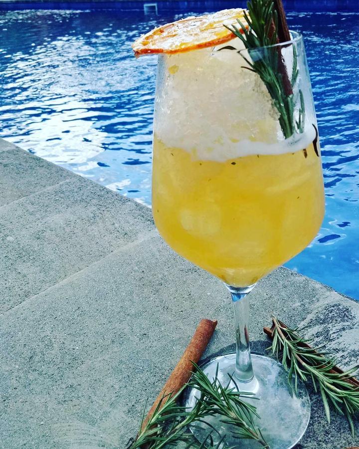 Tiki Bar And Guest house 2*