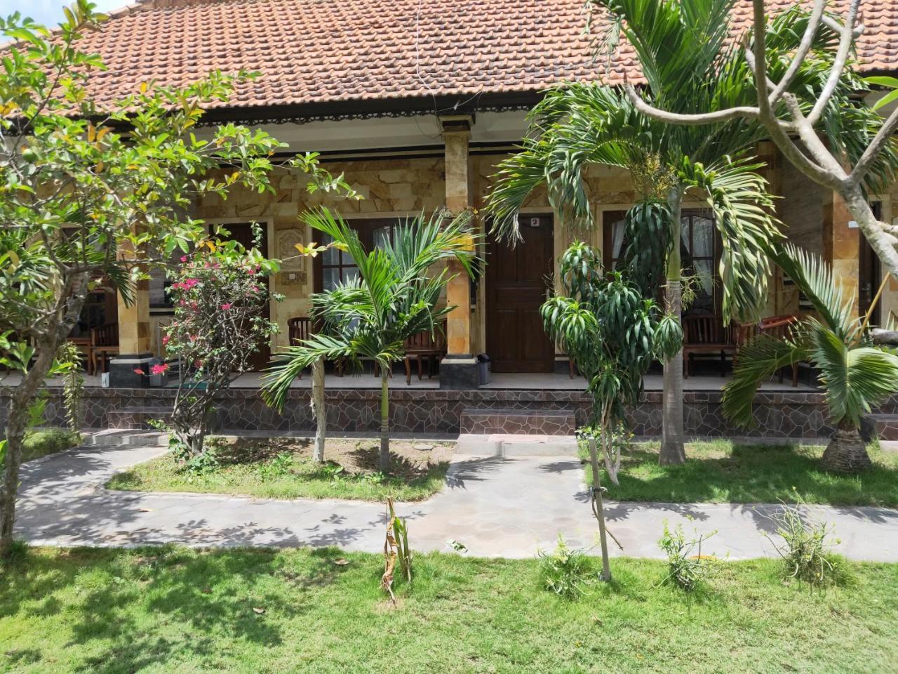 Tiki Bar And Nusa Lembongan (Bali)
