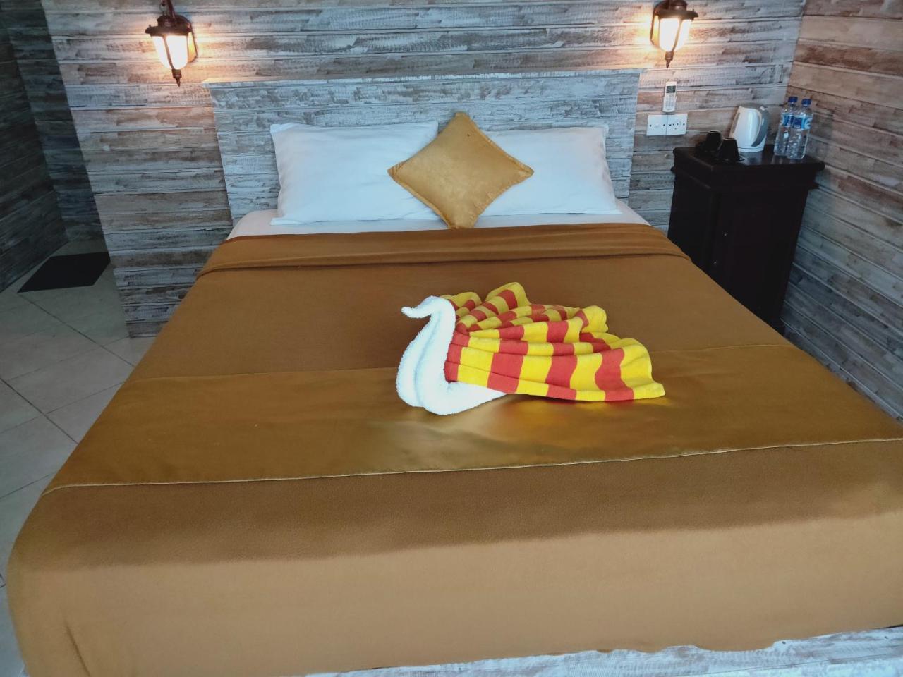 Tiki Bar And Guest house 2*