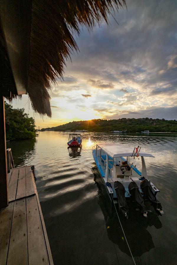 Taman liburan Ceningan Nusa Lembongan (Bali)