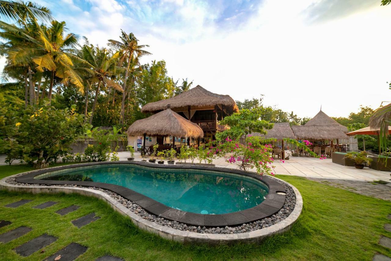 Ceningan Holiday park 4*