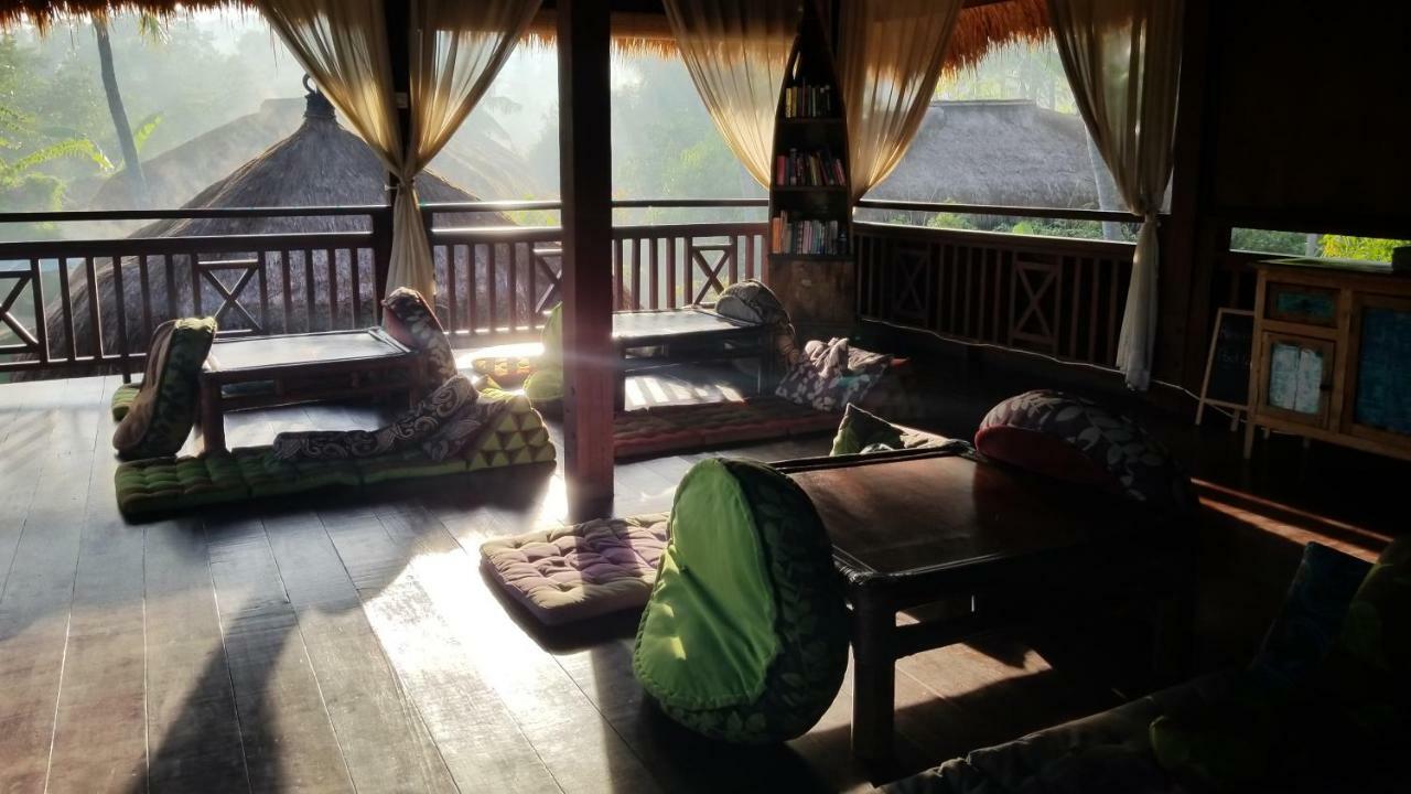 Ceningan 4*