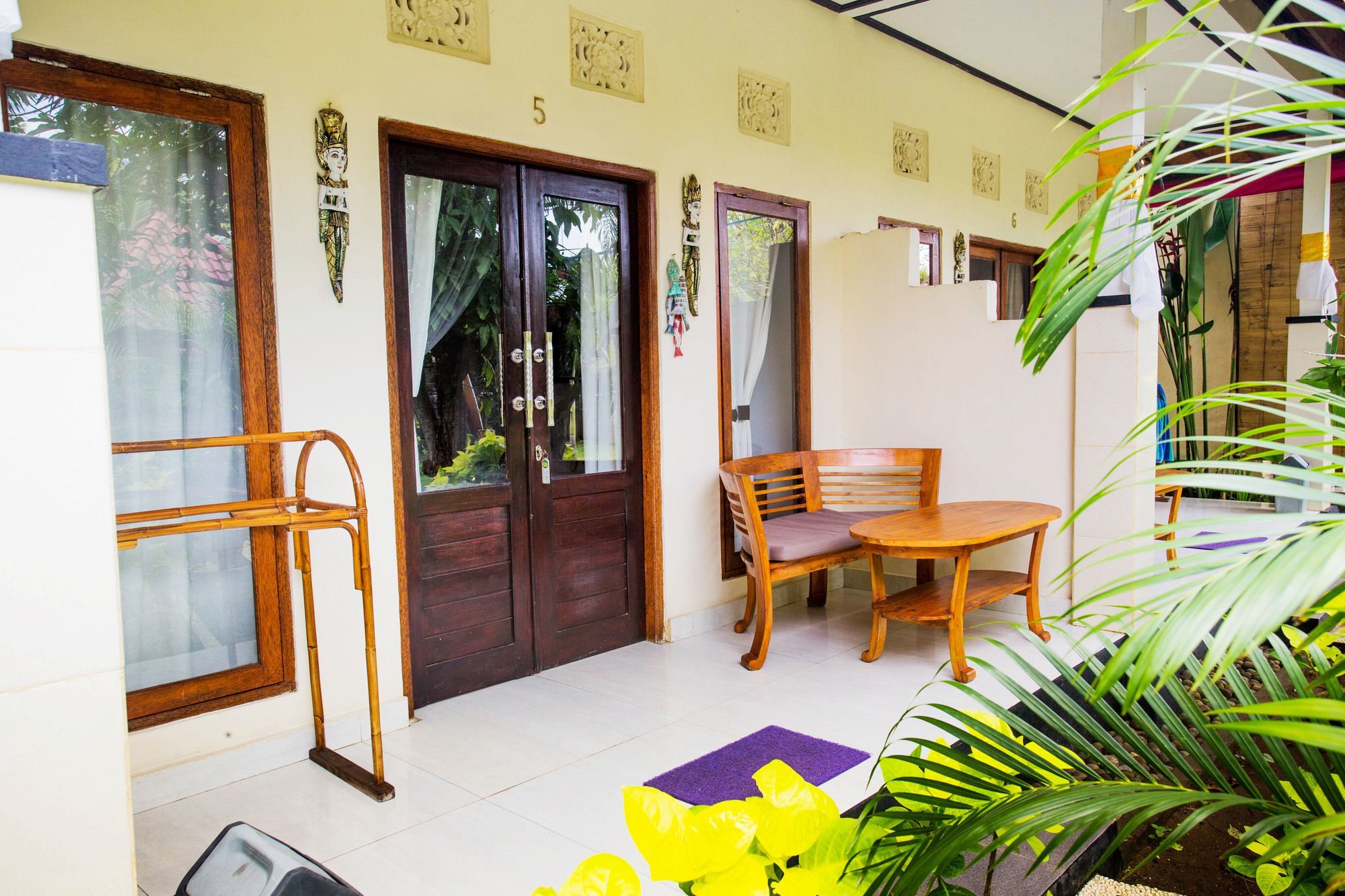 Taos House Nusa Guest house