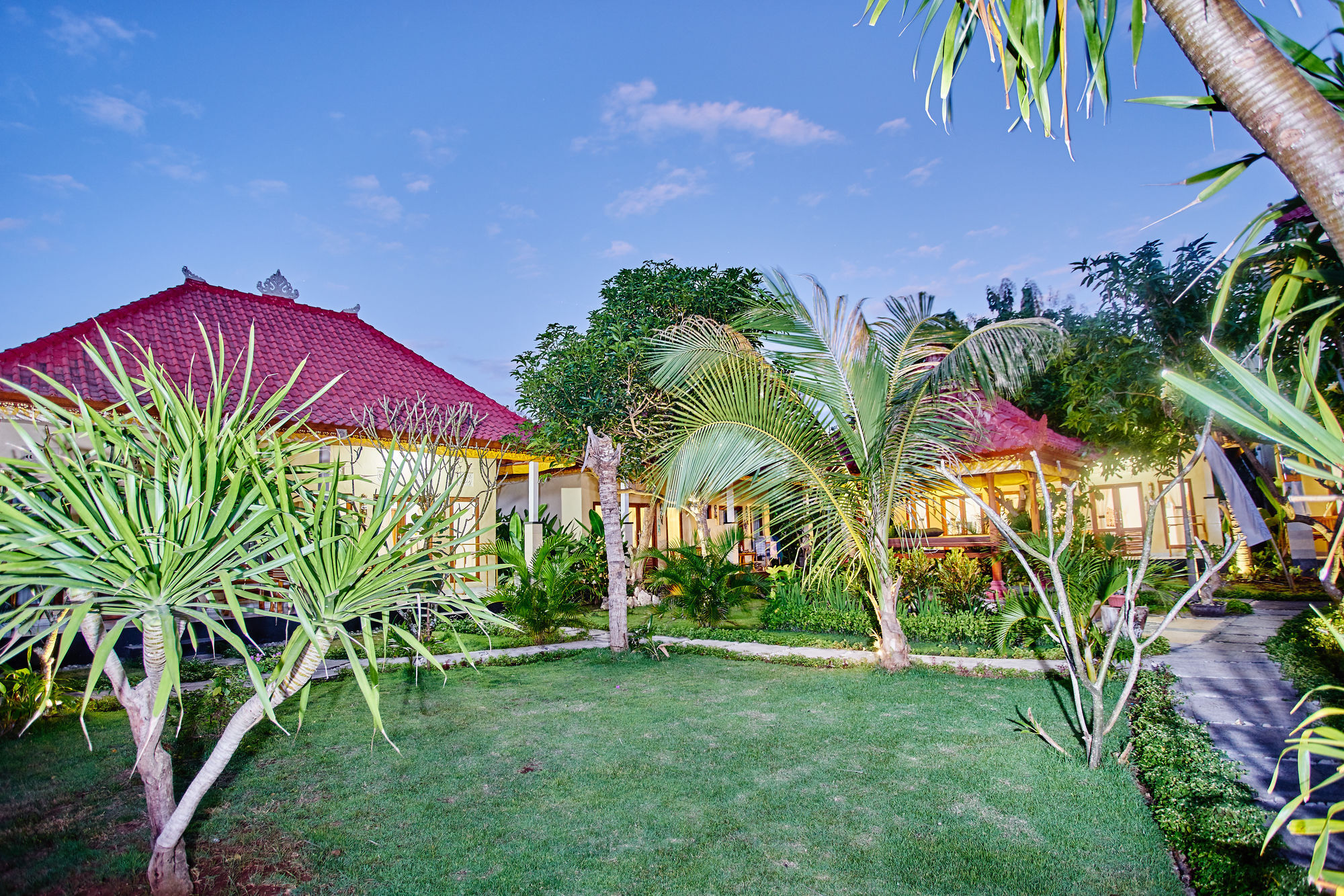 Taos House Nusa 3*