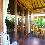 Nyoman Guesthouse And Grill