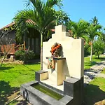Nyoman Guesthouse And Grill