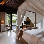 D\'Nusa Beach Club And Resort