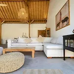 Villa Manouch