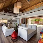 Villa Voyage