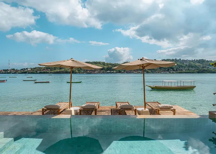 La Villa Ceningan - Breathtaking 4Br Beachfront Villa In Nusa Ceningan