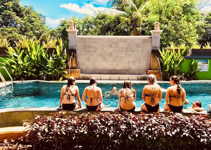 Lembongan Hostel