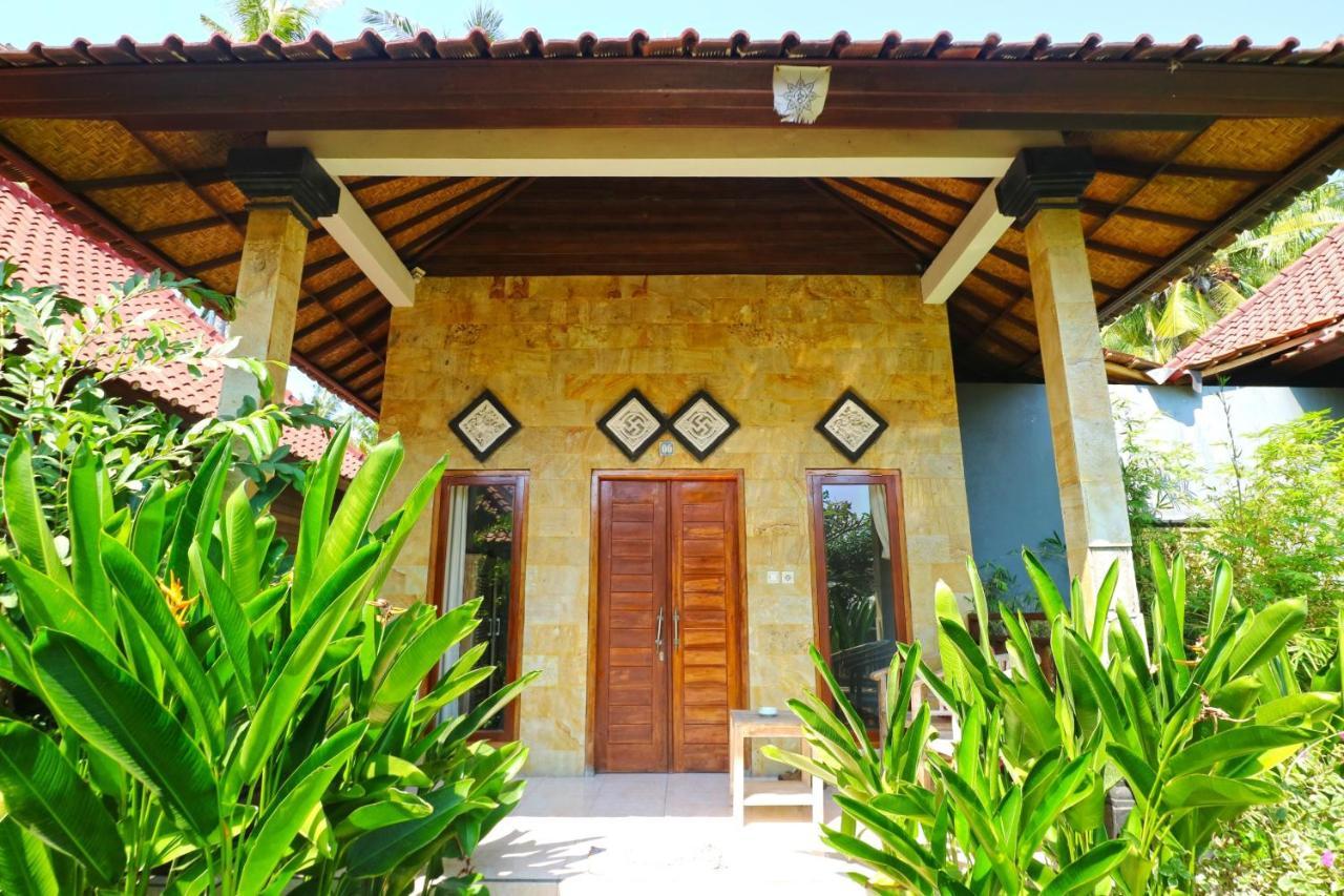 Nyoman And Grill Guest house 2*