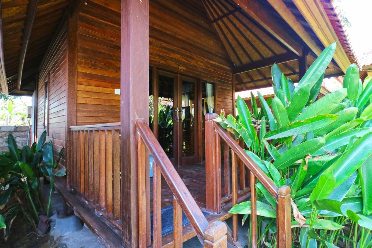 Nyoman And Grill Guest house 2*