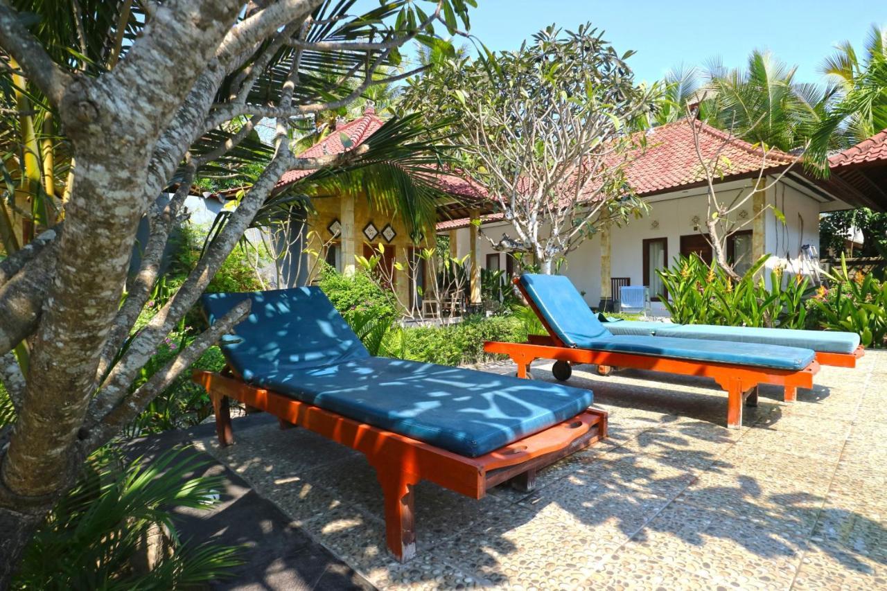 Nyoman And Grill Nusa Lembongan (Bali)