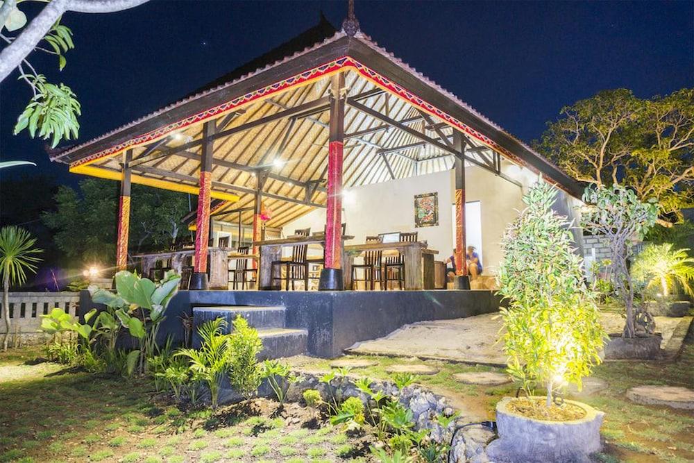 Sunrise Ocean Hut's Holiday park 3*