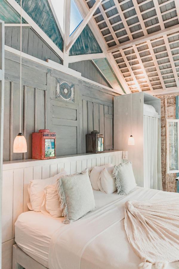 The Shacks At Sandy Bay Villa
