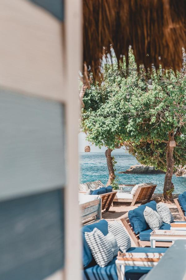 The Shacks At Sandy Bay Villa