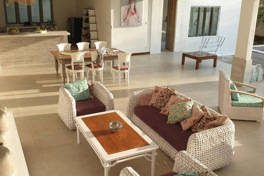 Orchid 18m Pool, Sea View