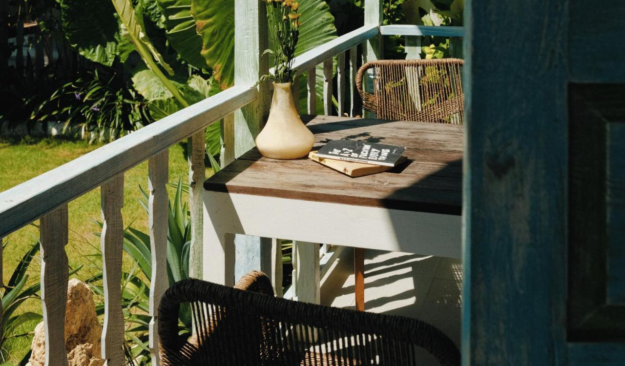 The Shacks At Sandy Bay Villa