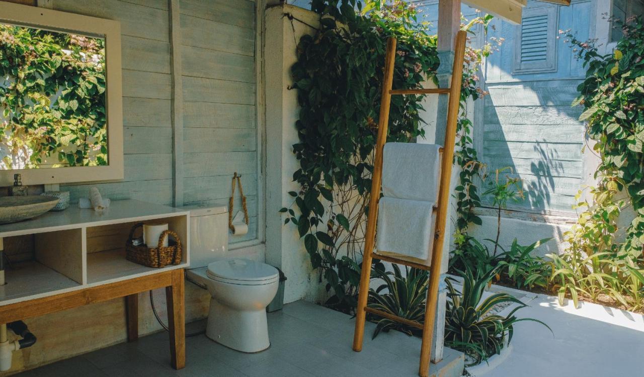 The Shacks At Sandy Bay Villa