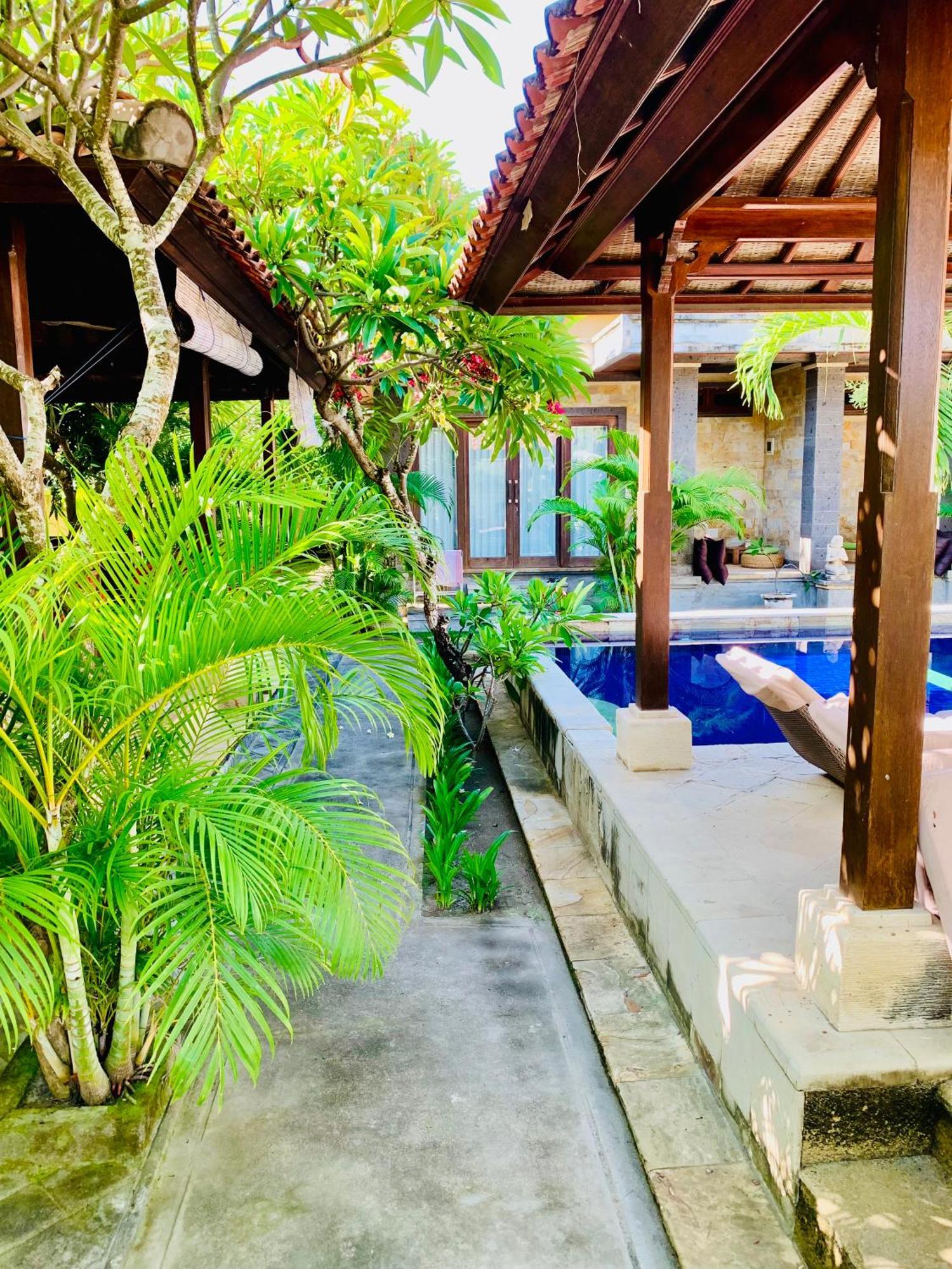 Wisma tamu Baruna Garden 2*
