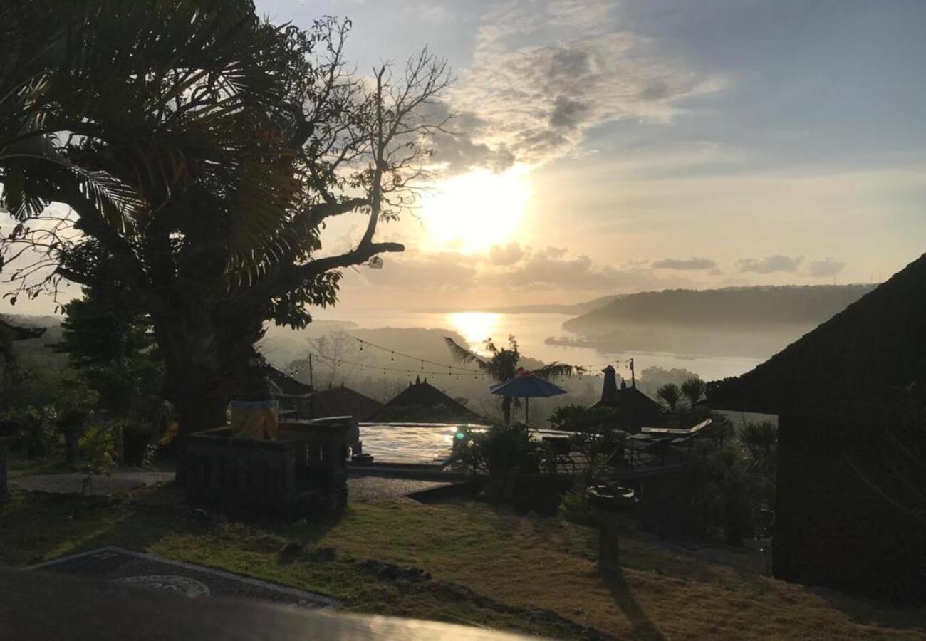 Sunrise Ocean Hut's 3*