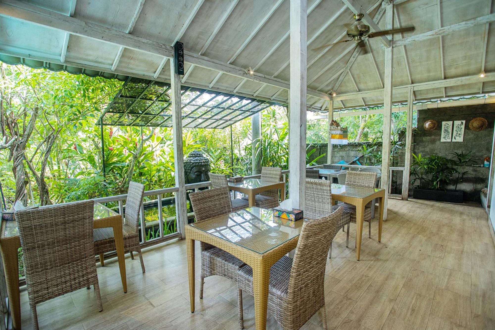 221 Garden Taman liburan 3*