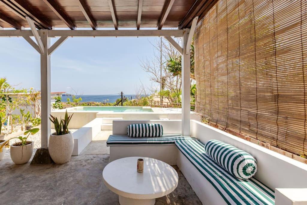 Villa Wandana - Panoramic Ocean & Sunset Views *