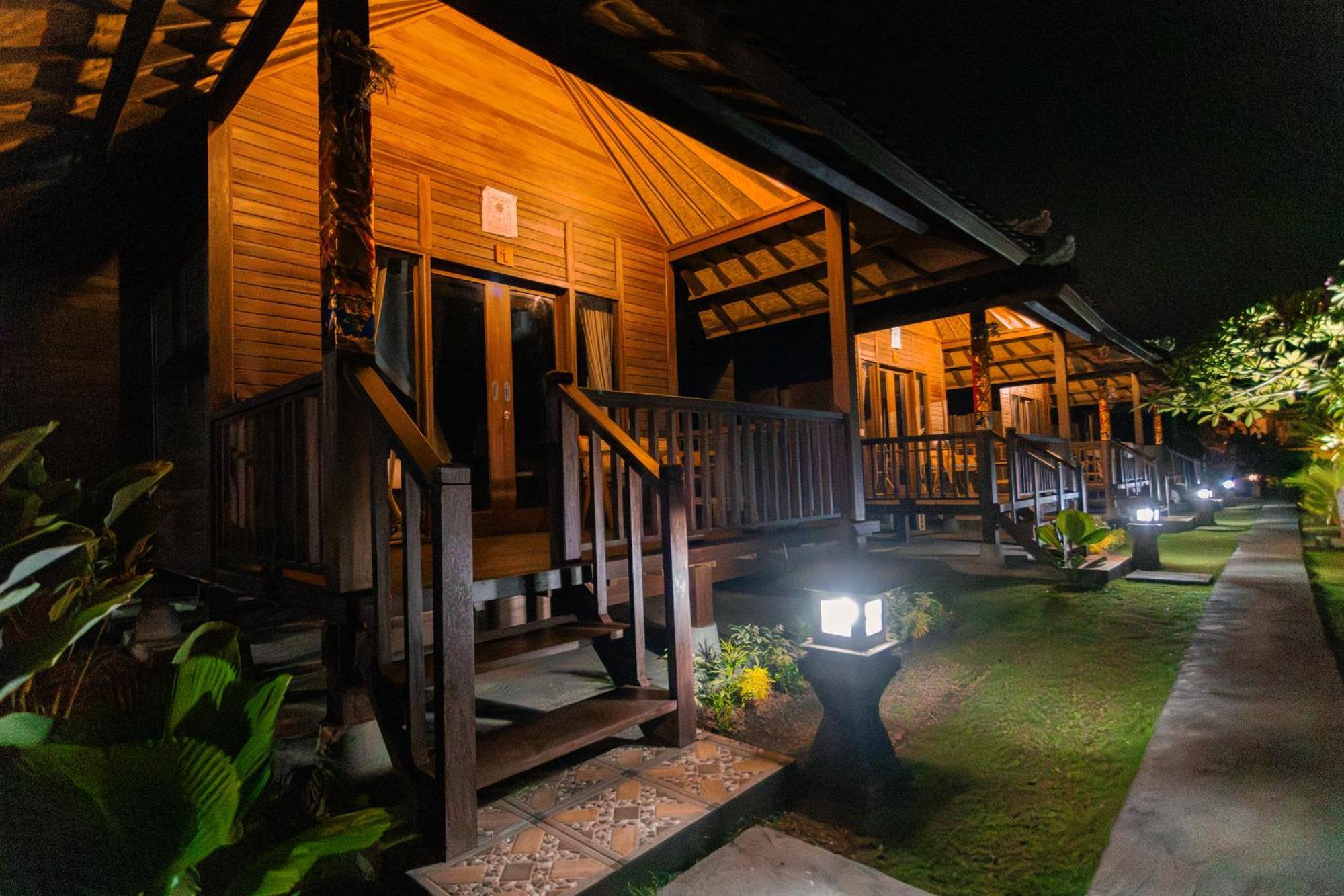 Sunset Star Huts Guest house Nusa Lembongan (Bali)
