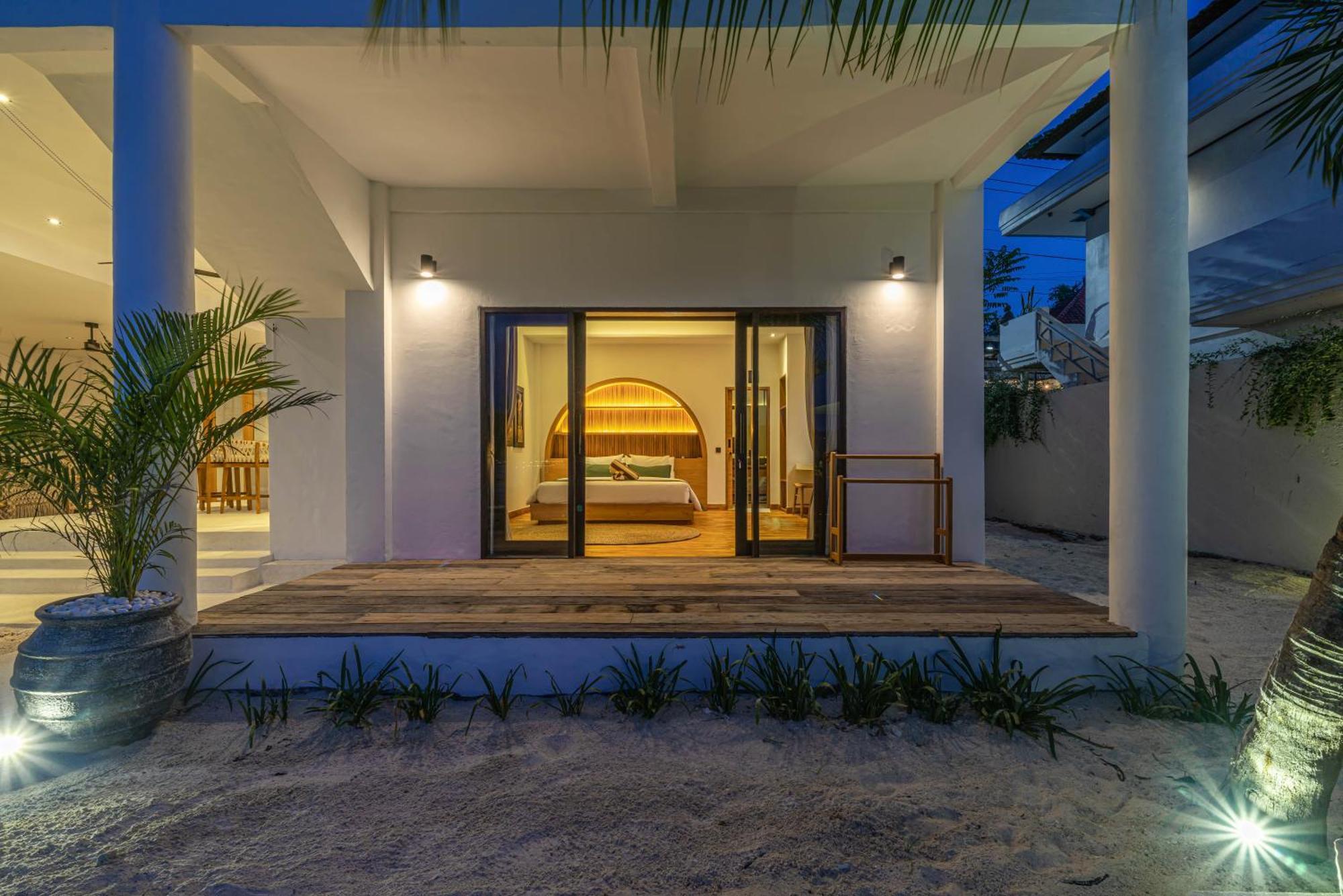 La Ceningan - Breathtaking 4br Beachfront In Nusa Ceningan