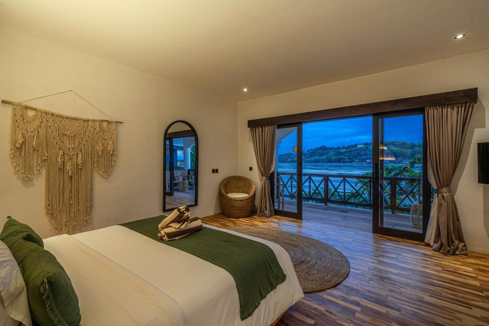 La Ceningan - Breathtaking 4br Beachfront In Nusa Ceningan Nusa Lembongan (Bali)