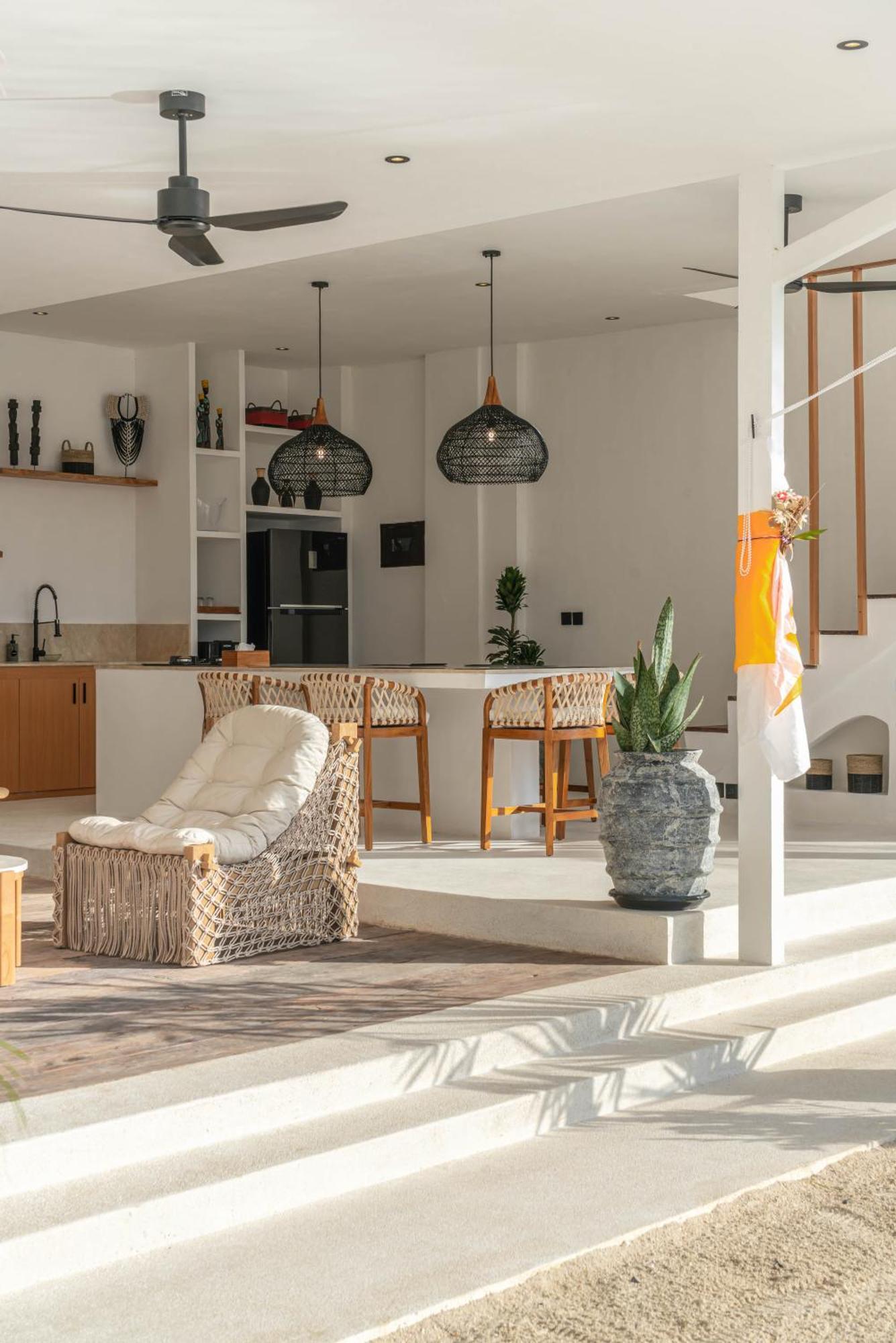 Villa La Ceningan - Breathtaking 4br Beachfront In Nusa Ceningan Nusa Lembongan (Bali)