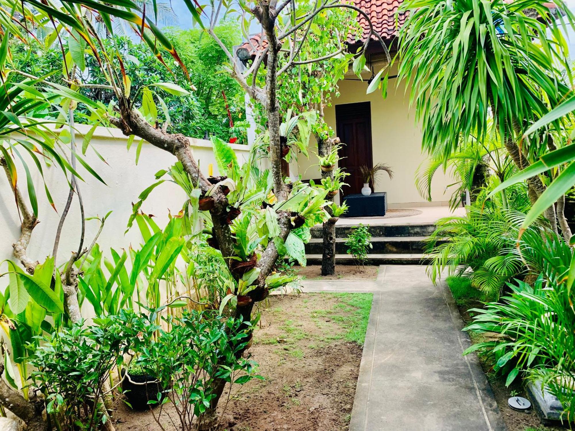 Wisma tamu Baruna Garden 2*